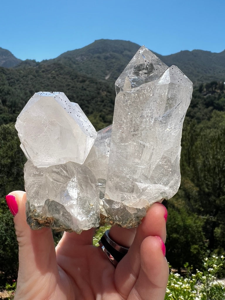 Chlorite Included Himalayan Cluster